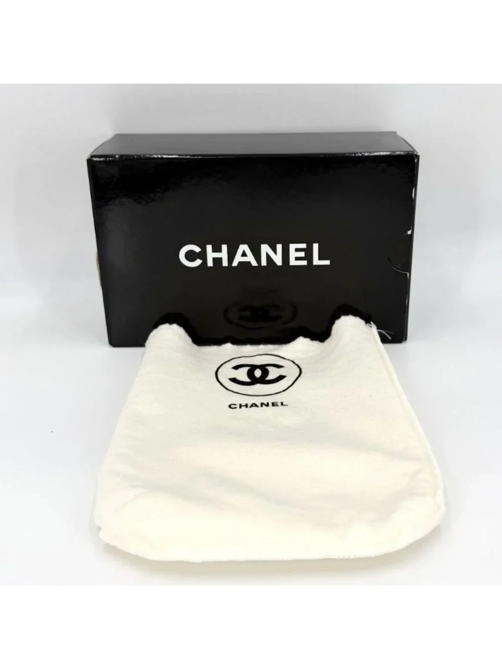 Chanel Shoulder Bag Quilted Diana Chain CC Logo Crossbody Turnlock Lambskin